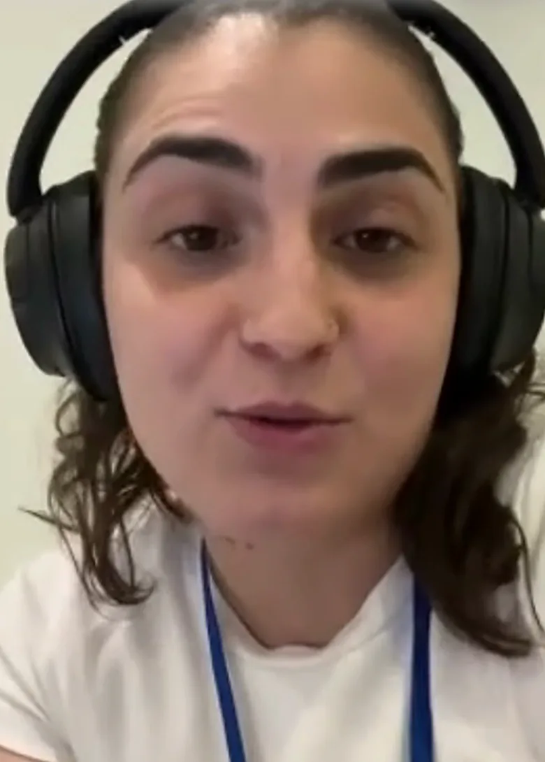 Marta Fernández, alumna del método, contando su experiencia